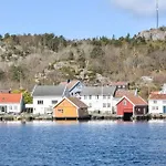 Appartement Awesome In Lindesnes With Wifi Svinoy